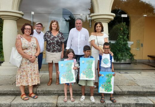 Os nenos saharauís do programa Vacacións en Paz visitan o Concello de Oleiros